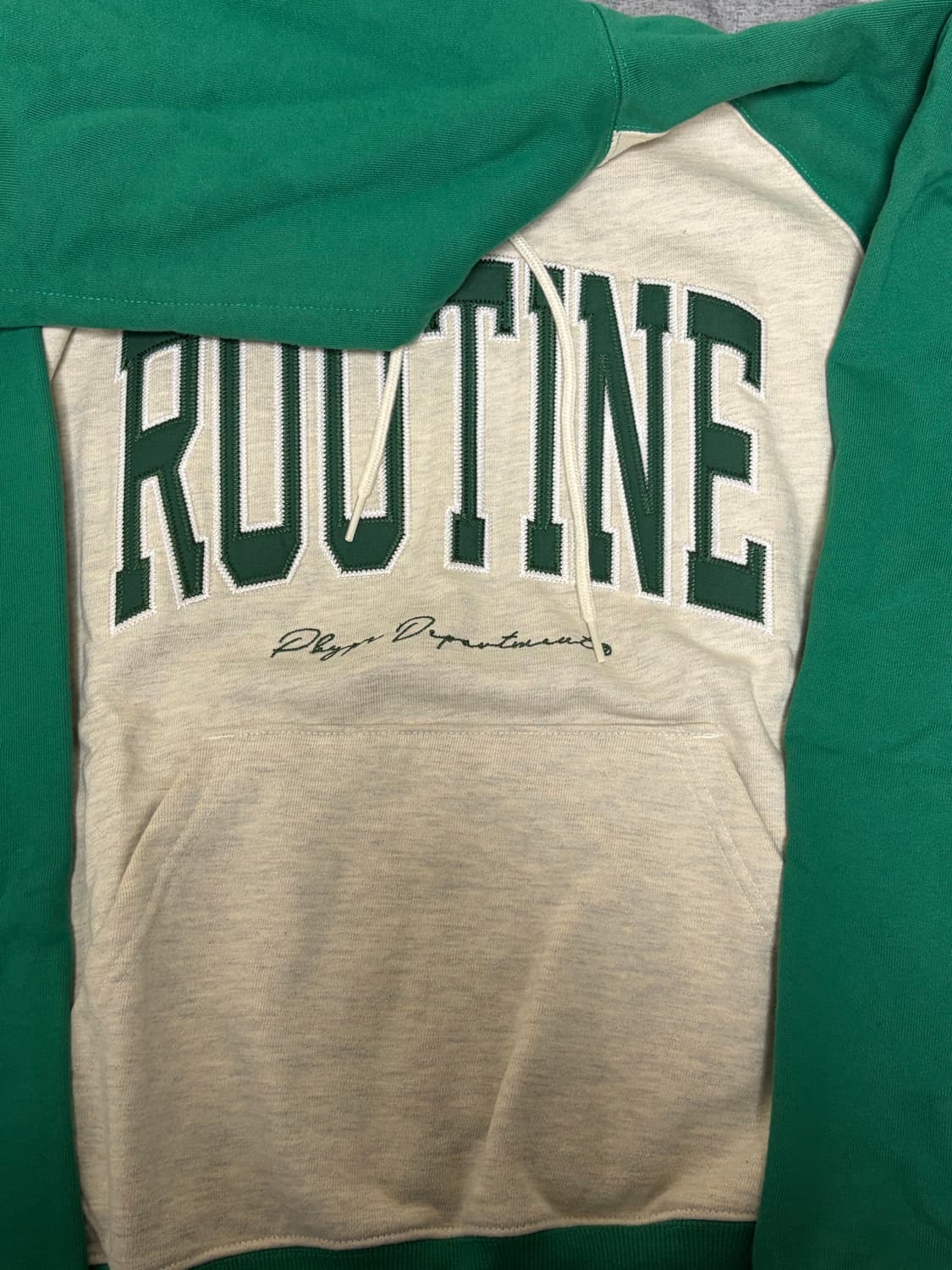 모닝 루틴 후드티 상품이미지4