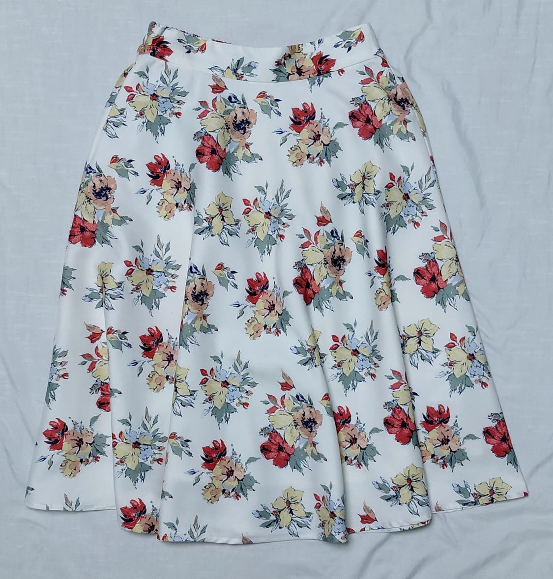 [로페피크닉] 화사한 수채화 플라워 밴딩 스커트 (Size 38) 상품이미지2