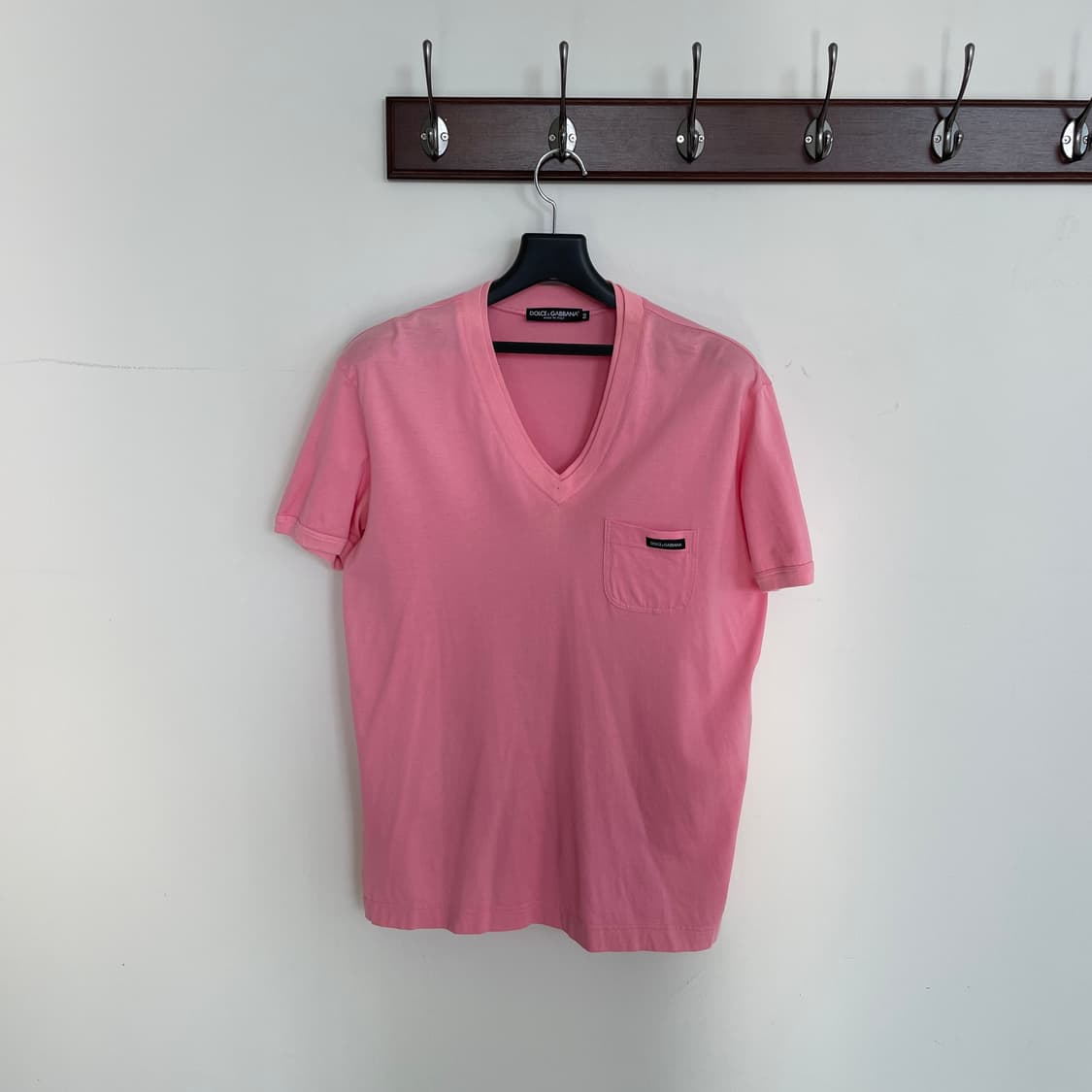 돌체앤가바나 공용M-L 브이넥 핑크 반팔 티셔츠 상품이미지1