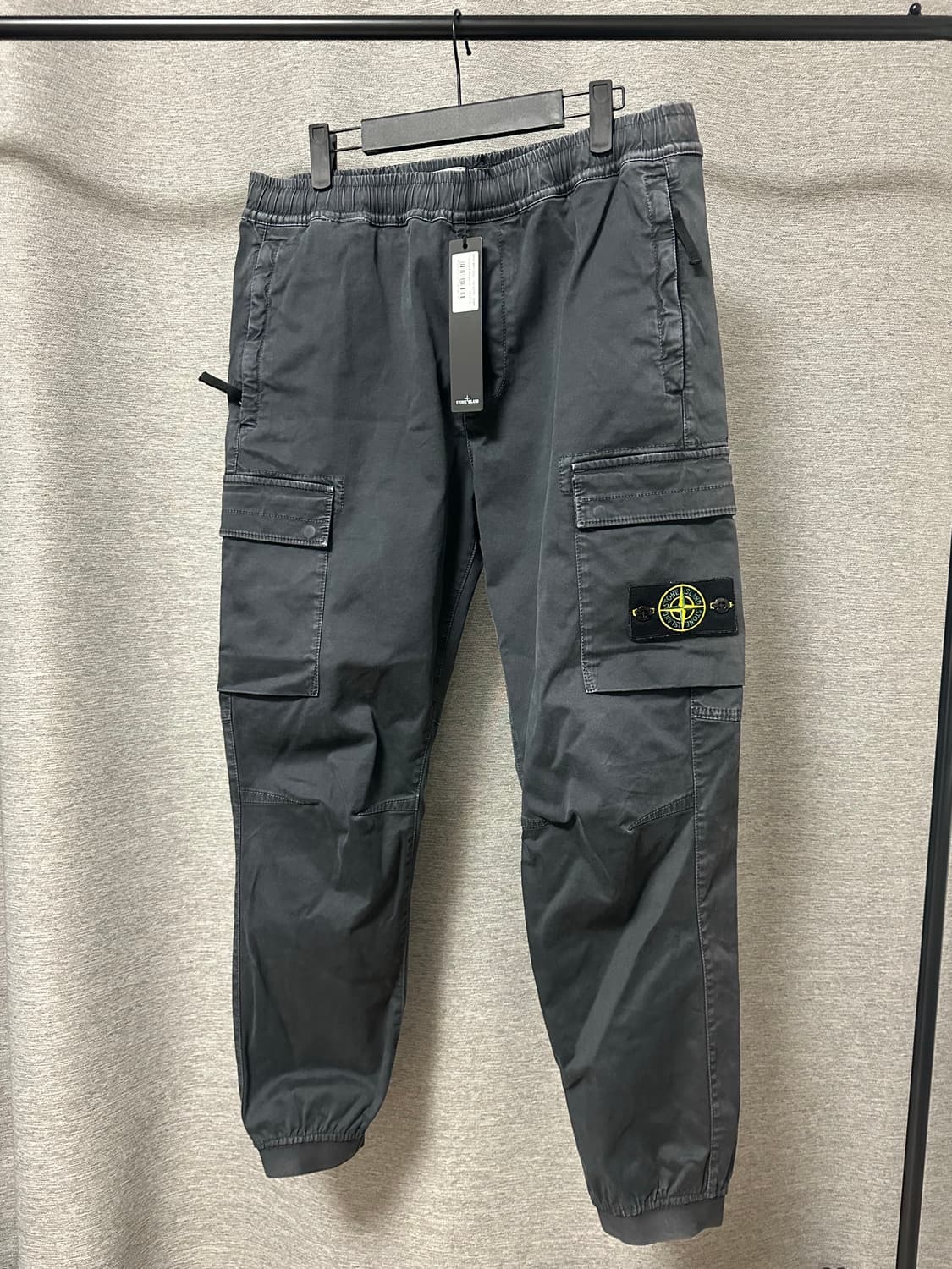 스톤아일랜드 올드이펙트 카고 조거팬츠 블랙 (32)  상품이미지1