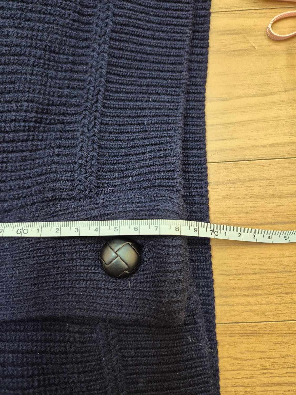 헤지스 남성 숄카라 가디건 판매합니다. 네이비 색상에 사이즈는 95입니다 상품이미지3