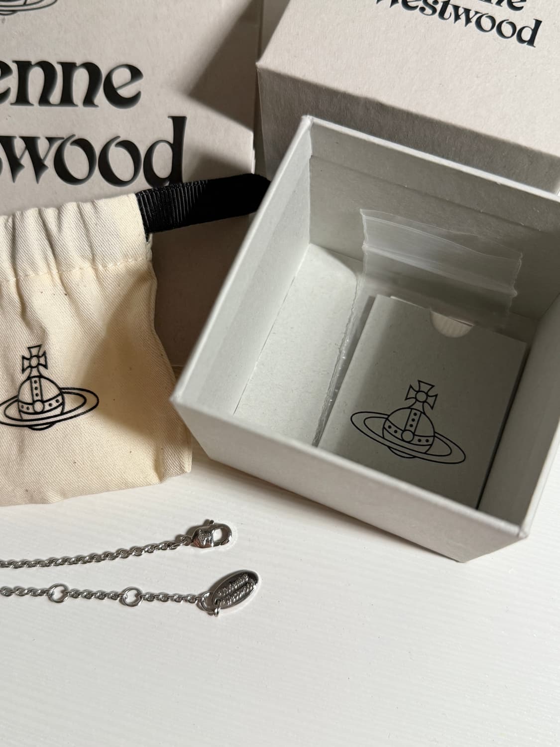 비비안웨스트우드 목걸이 메이페어 바스 릴리프 실버 상품이미지3