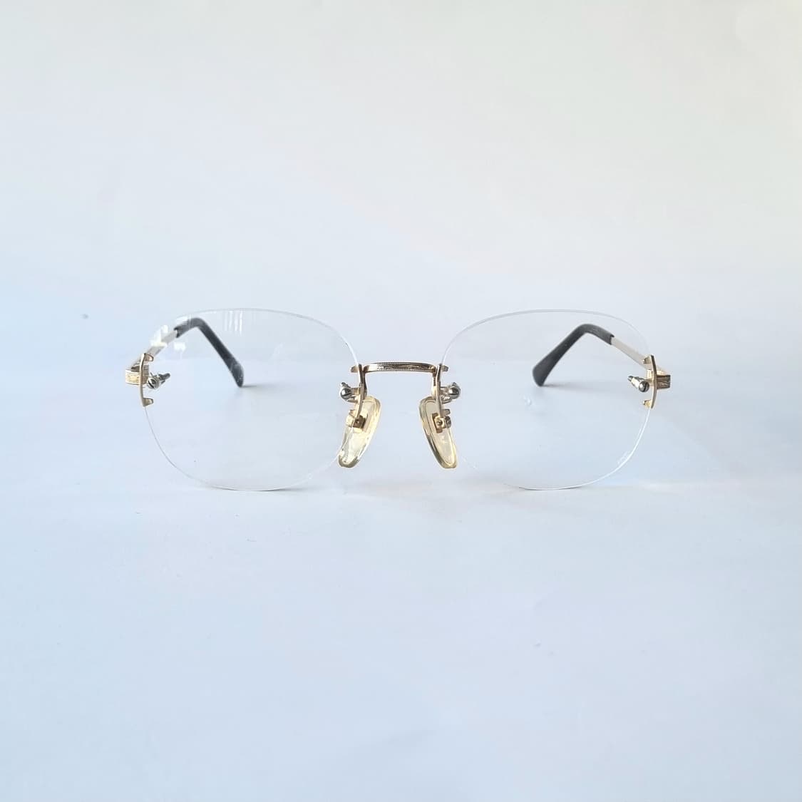 데드스탁 미니멀&럭셔리 골드 포인트 무테 안경  760 상품이미지1