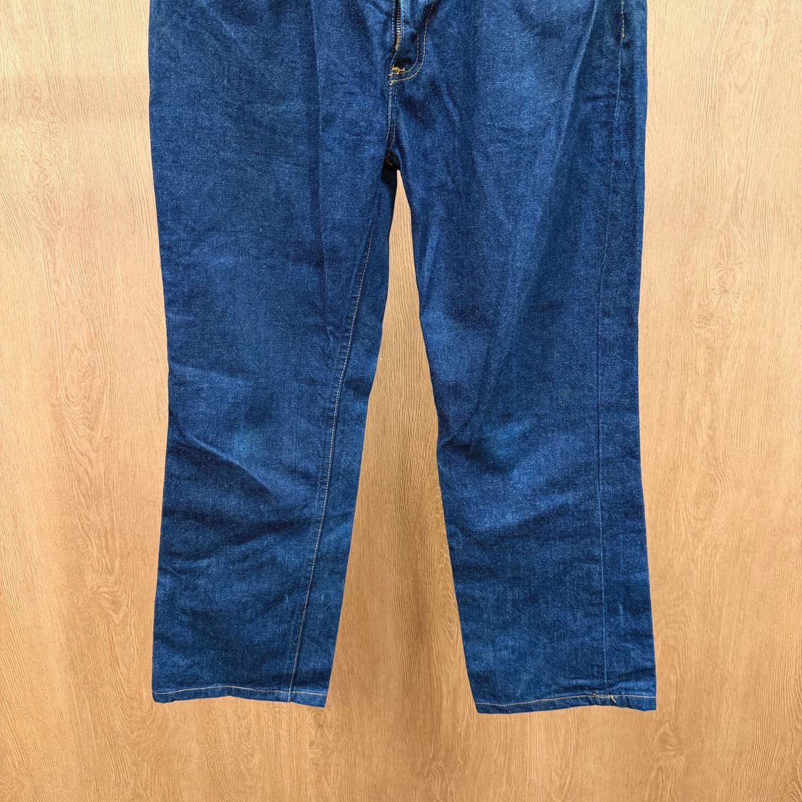 리바이스 505 데님 팬츠 레드 로고 탭 포켓 디테일 스트레이트핏 진청 상품이미지5