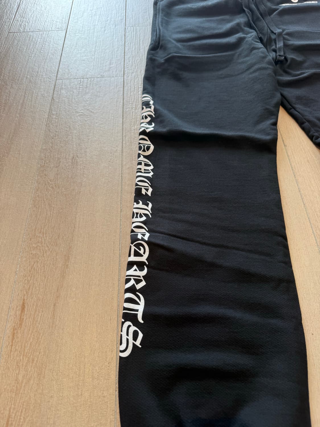 크롬하츠 스크롤 로고 스펠아웃 스웨트팬츠 블랙 L 상품이미지3