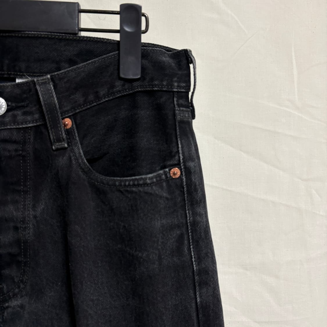 리바이스 501 흑청 스트레이트 데님팬츠 / W30, L32 상품이미지4
