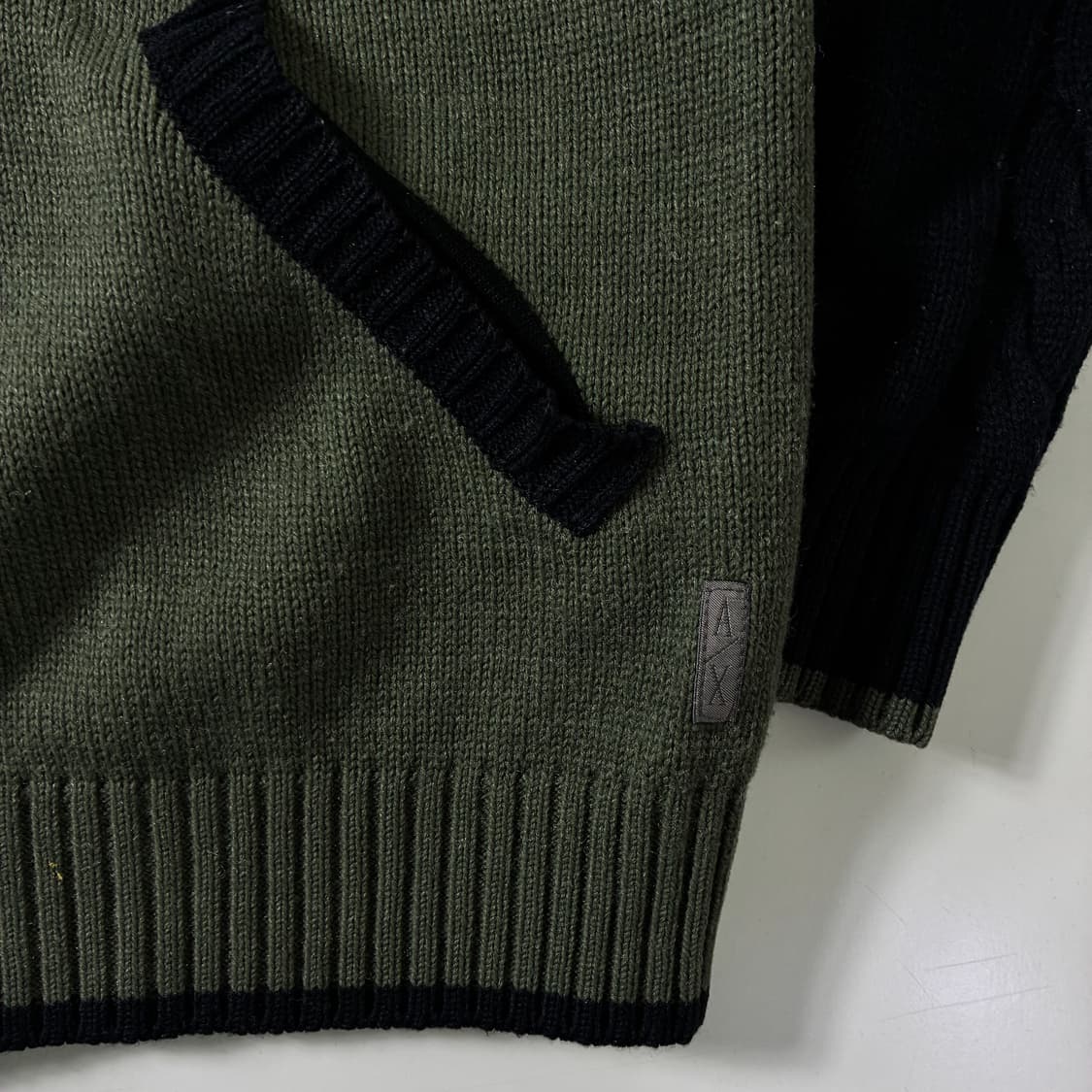 Armani exchange  알마니 익스체인지 램스울 카키 니트집업   상품이미지4