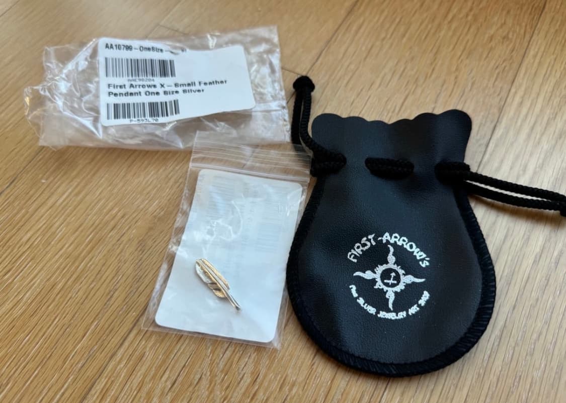 퍼스트 애로우즈 팬던트 우향 S, 좌향 XS(각 12만원, 일괄 22) 상품이미지1