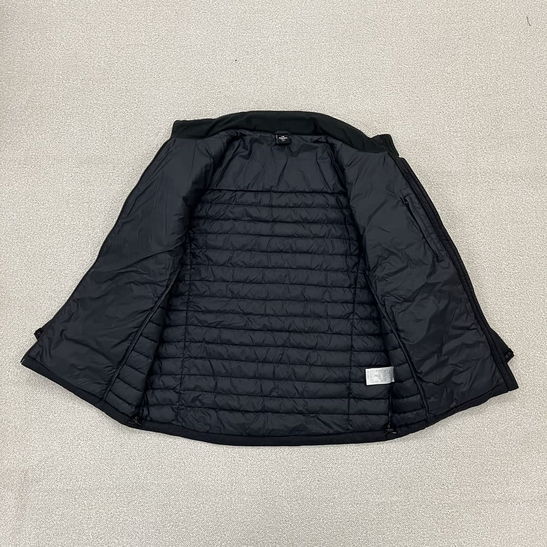 [110] 아이더 구스다운 튜브 경량 패딩 자켓 블랙 4004 상품이미지4