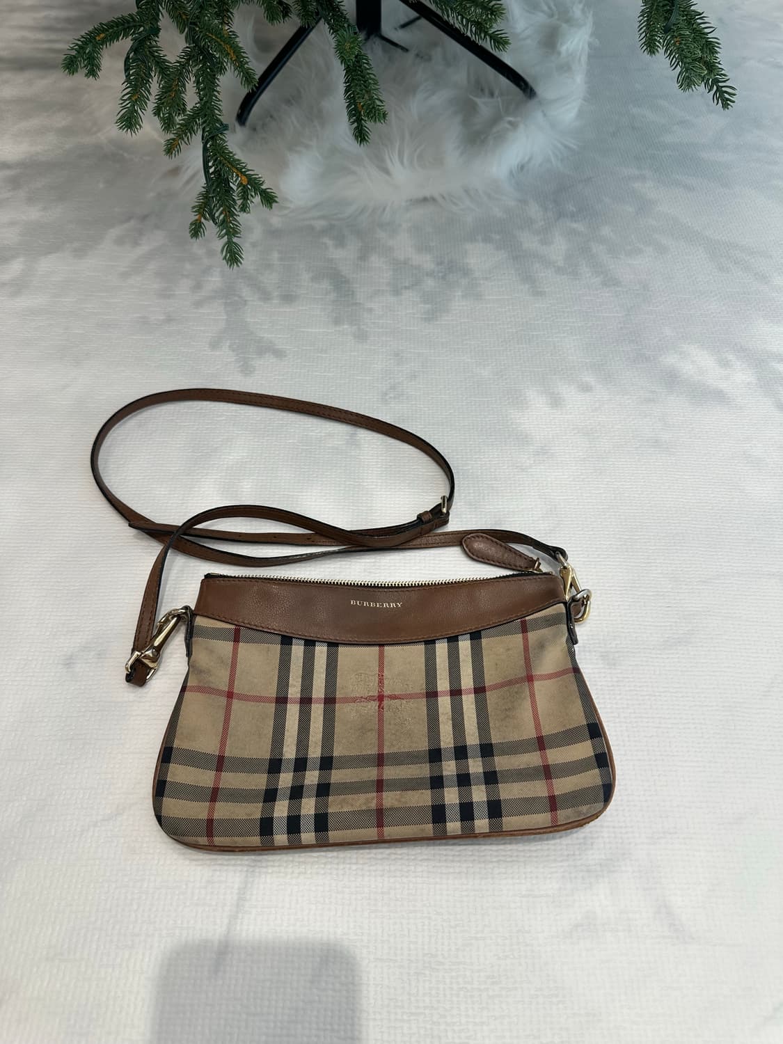 버버리 크로스백 상품이미지1