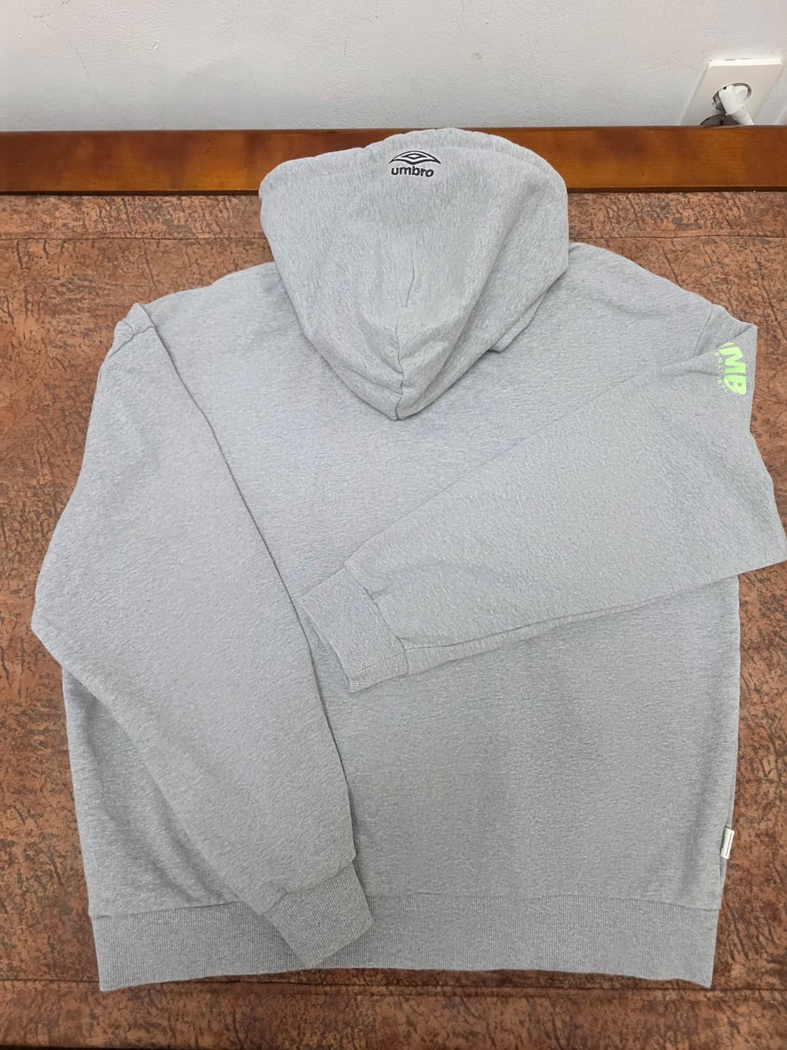 엄브로 오버핏 프린팅 후드티 100 상품이미지7