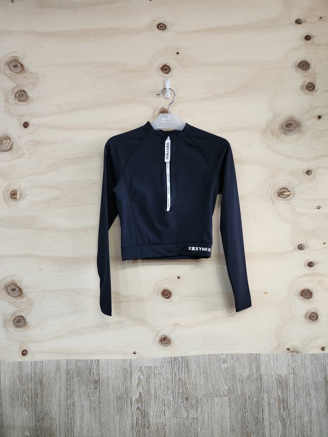 694) 젝시믹스 크롭 레쉬가드 상품이미지1