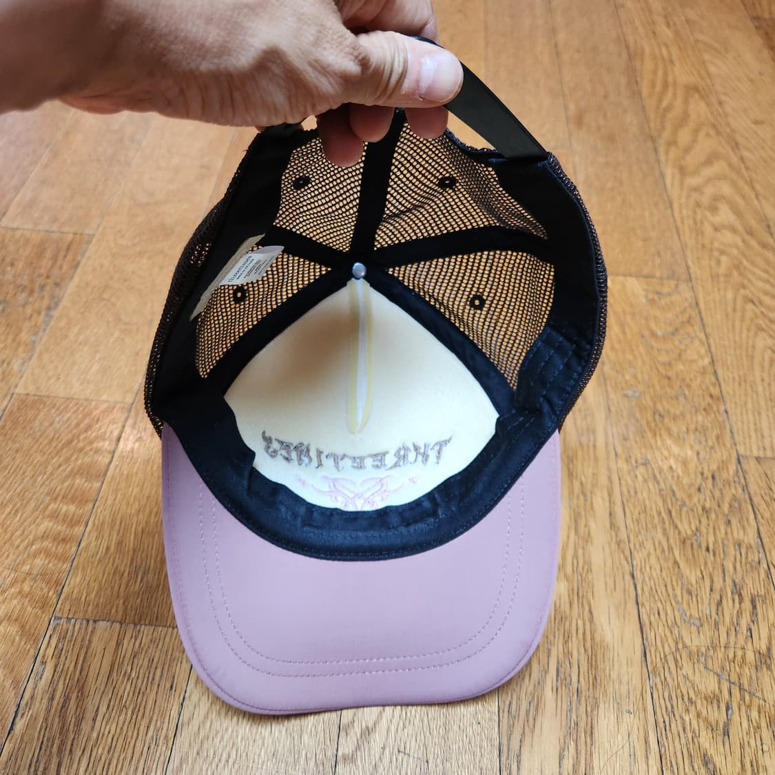 

🧢 [THREETIMES] 핑크팝 메쉬 트러커 캡 상품이미지6