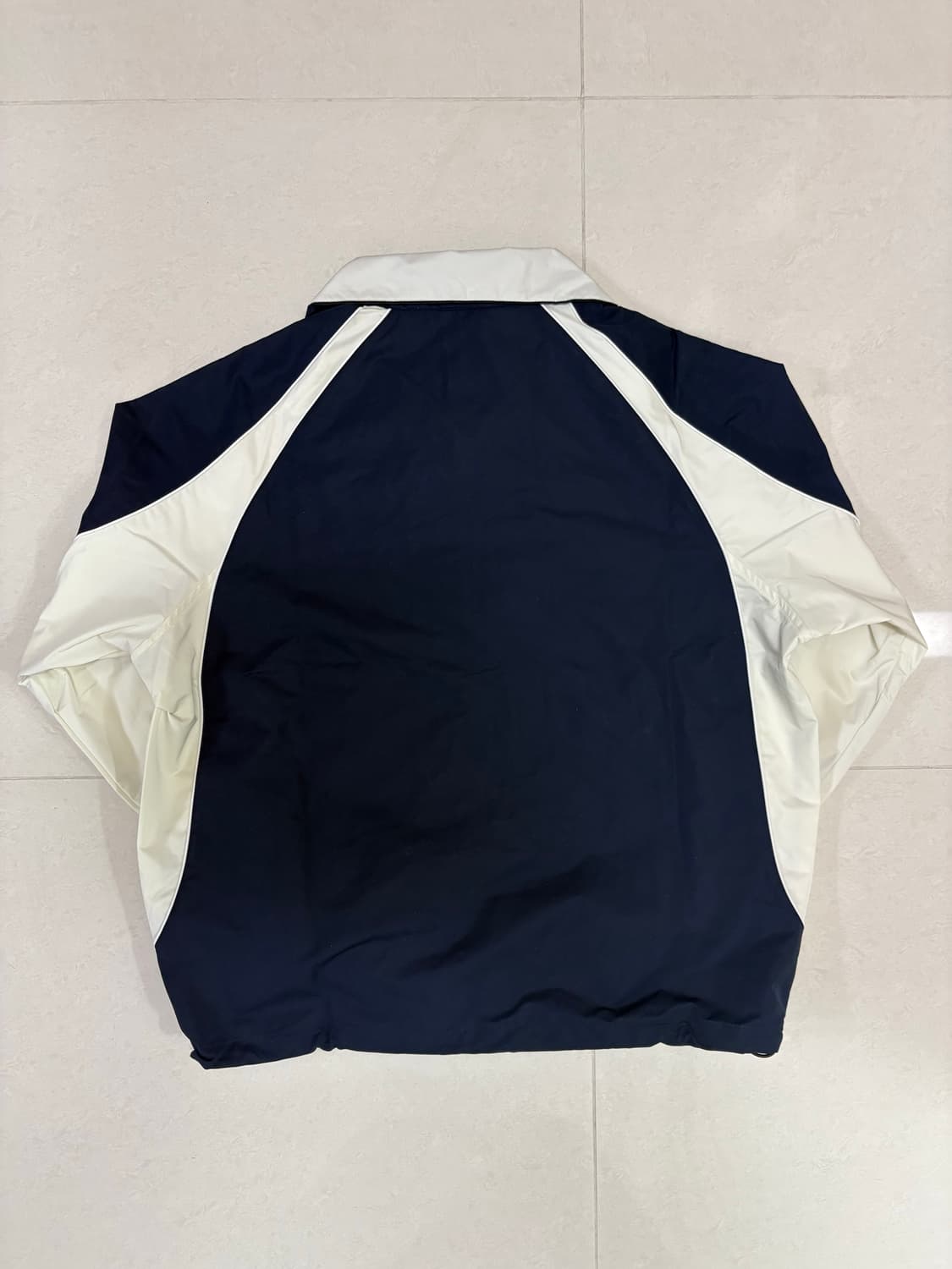 엄브로 X 9090 콜라보 바람막이 로스 네이비 L 상품이미지2