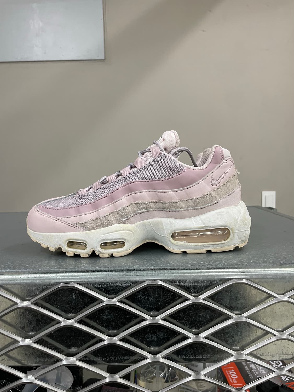 나이키 에어 맥스 95 베얼리 로즈 240 상품이미지1