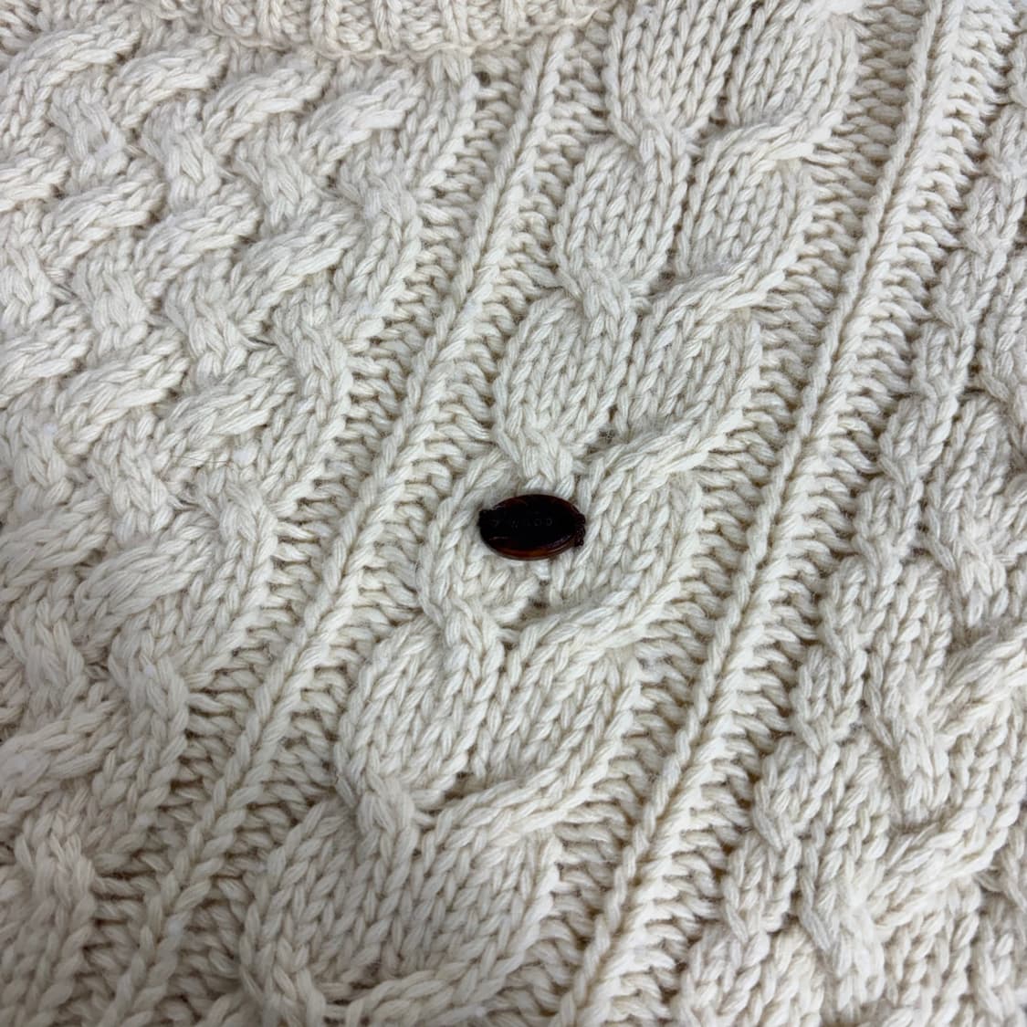 우먼OS 우드 WOOD 아이보리 오버핏 꽈베기 흰순이니트 상품이미지2