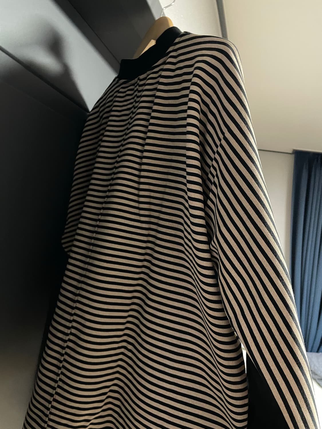 오메르타 반반 줄무늬 맨투맨 티셔츠(100-105 오버핏) 상품이미지3