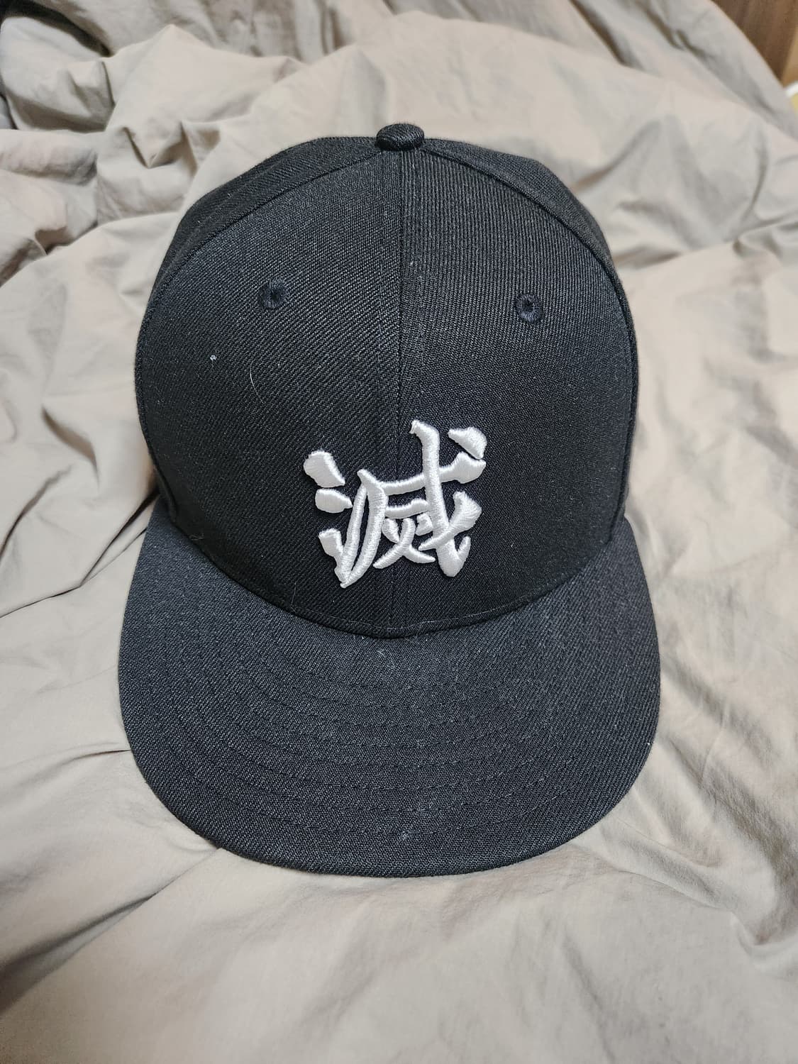 귀멸의 칼날 x 뉴에라 악귀멸살 사이즈캡 (734 , 61.5cm) 상품이미지1