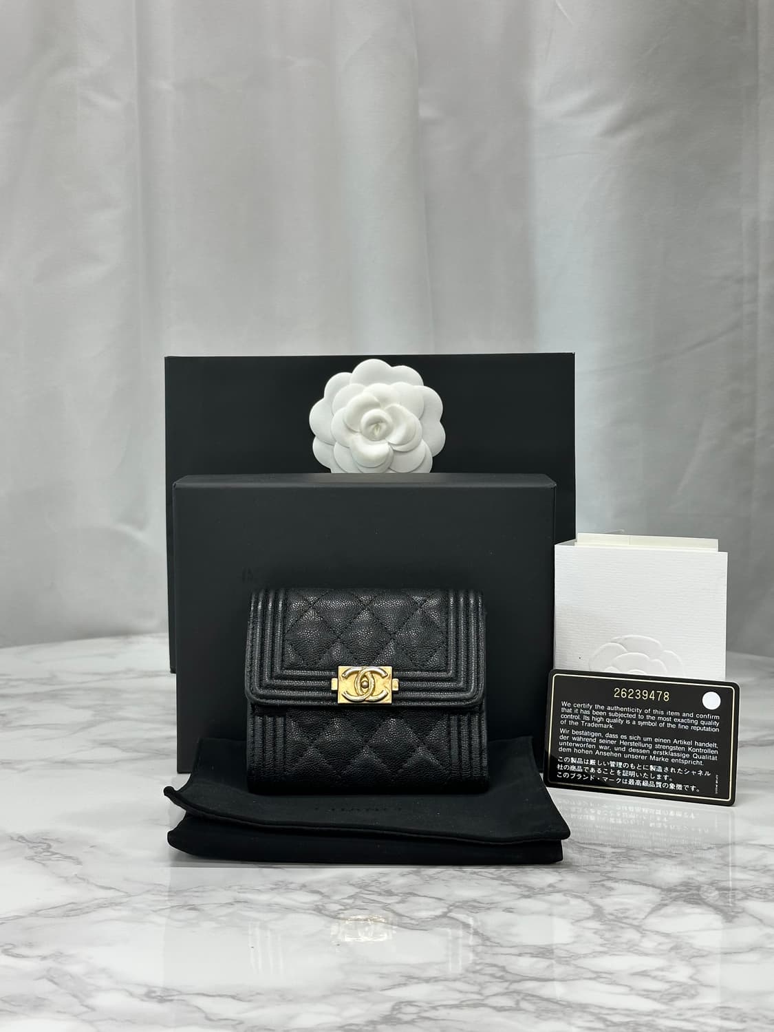 [정품] 샤넬 보이 플랩 지갑 카프스킨 골드 26번대 상품이미지1