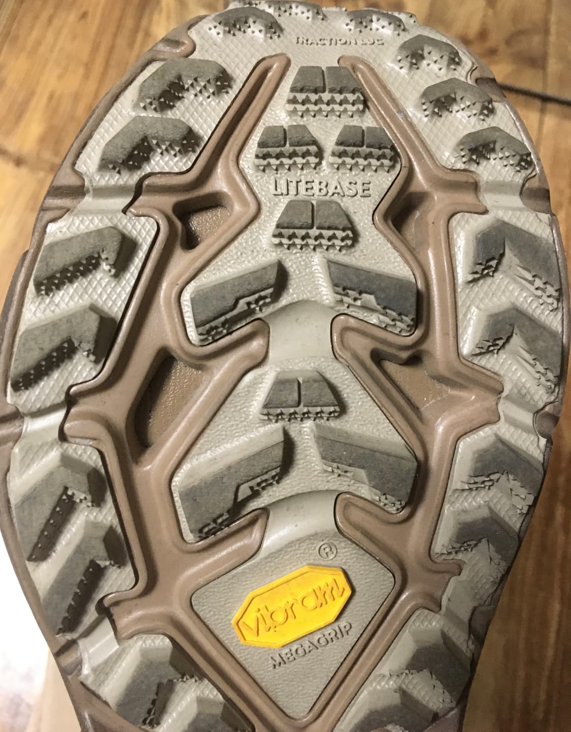 호카 새티스파이 마파테스피드4 라이트 러버 판매합니다 상품이미지8