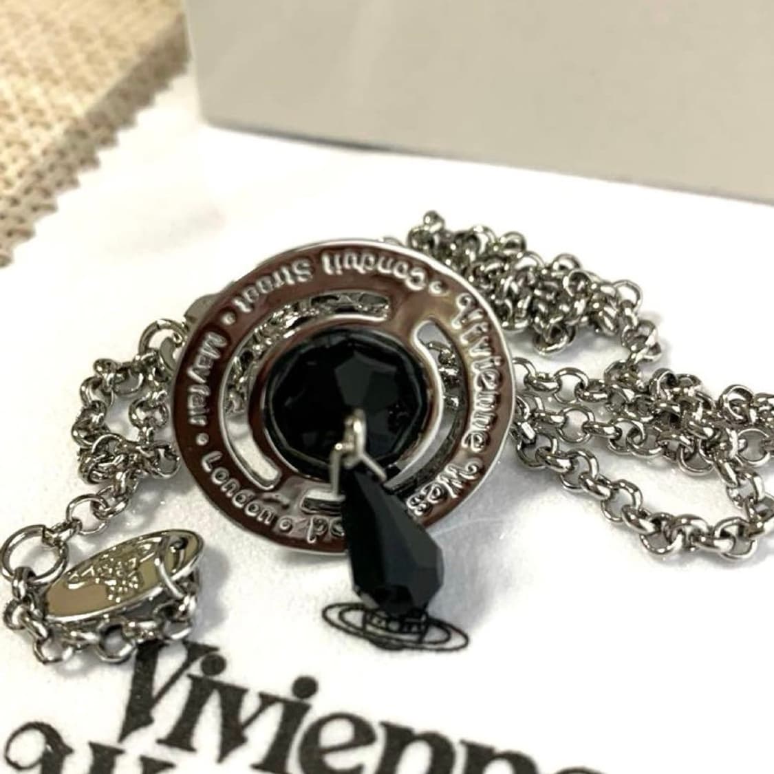 비비안웨스트우드 아카이브 블랙 원석 3d orb 드롭팬던트 목걸이 상품이미지3