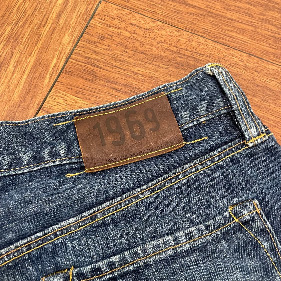 갭 셀비지 중청 데님팬츠 상품이미지4