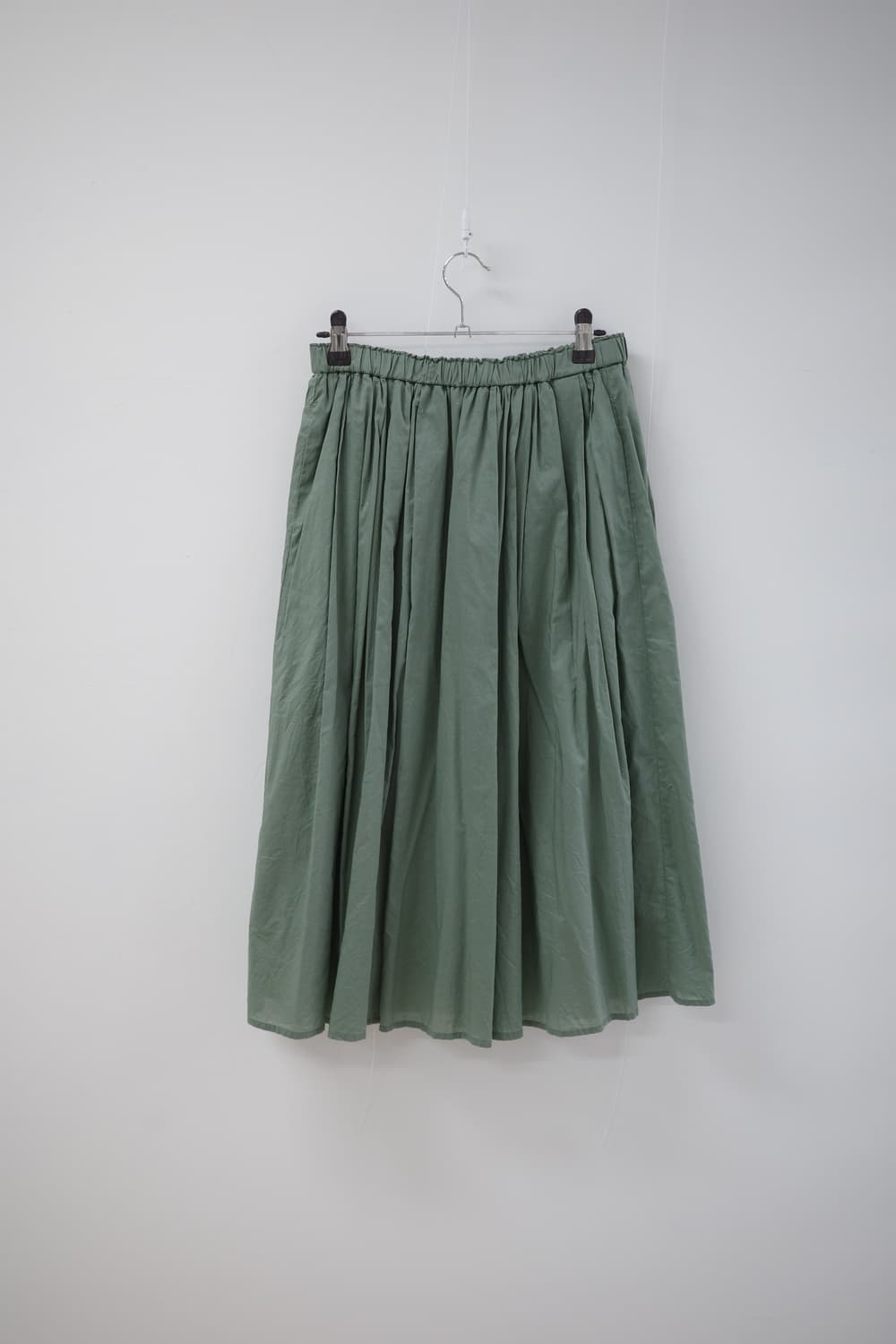 Uniqlo soft khaki skirt 상품이미지1
