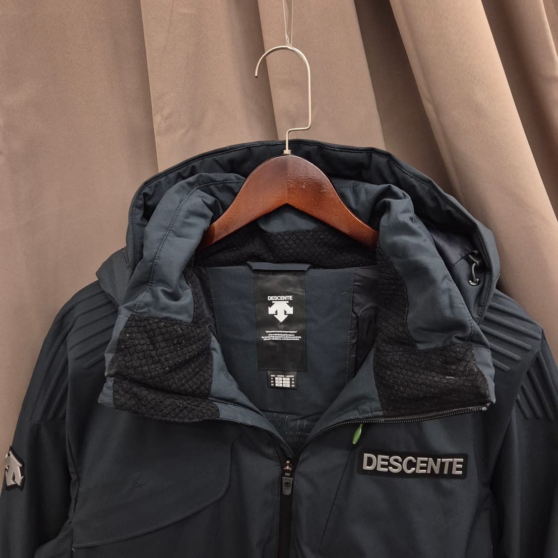 데상트 F0360 다운 패딩 105 상품이미지2