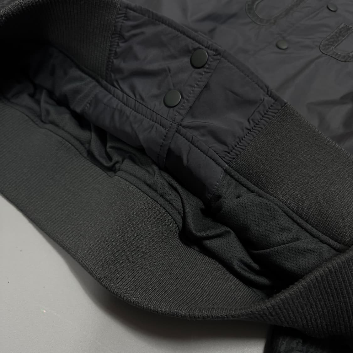 스투시(STUSSY) 차콜컬러 아치 패치로고 레오파드 슬리브 봄버 자켓 상품이미지7