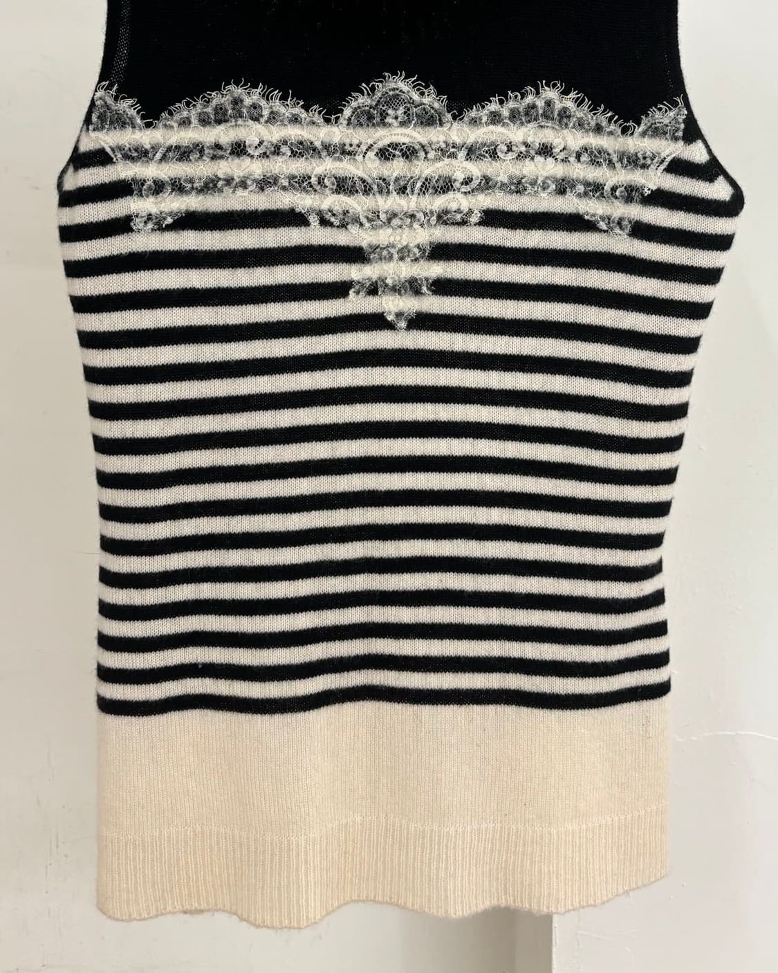 에르마노 설비노 블랙 스트라이프 케시미어 슬리브리스 상품이미지5