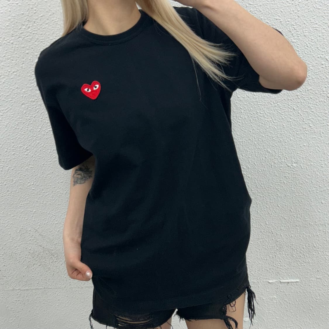 꼼데가르송 레드하트 와펜 블랙 반팔 XL 상품이미지1