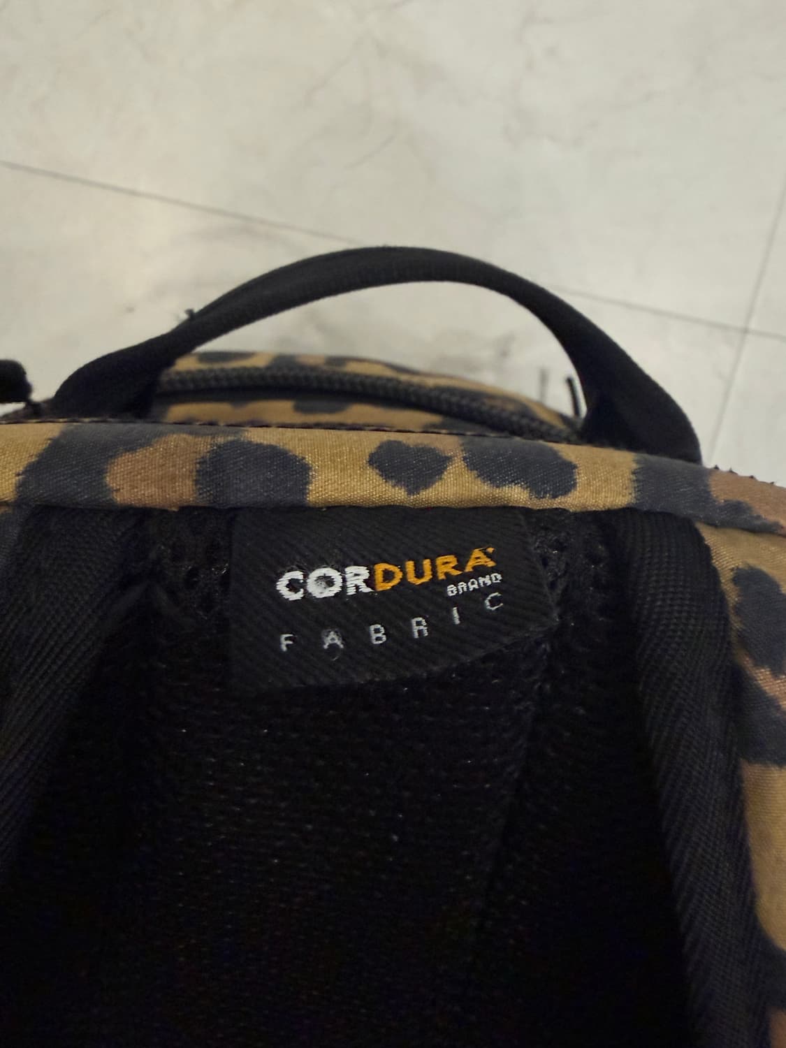 슈프림 레오파드 백팩 20fw 상품이미지4