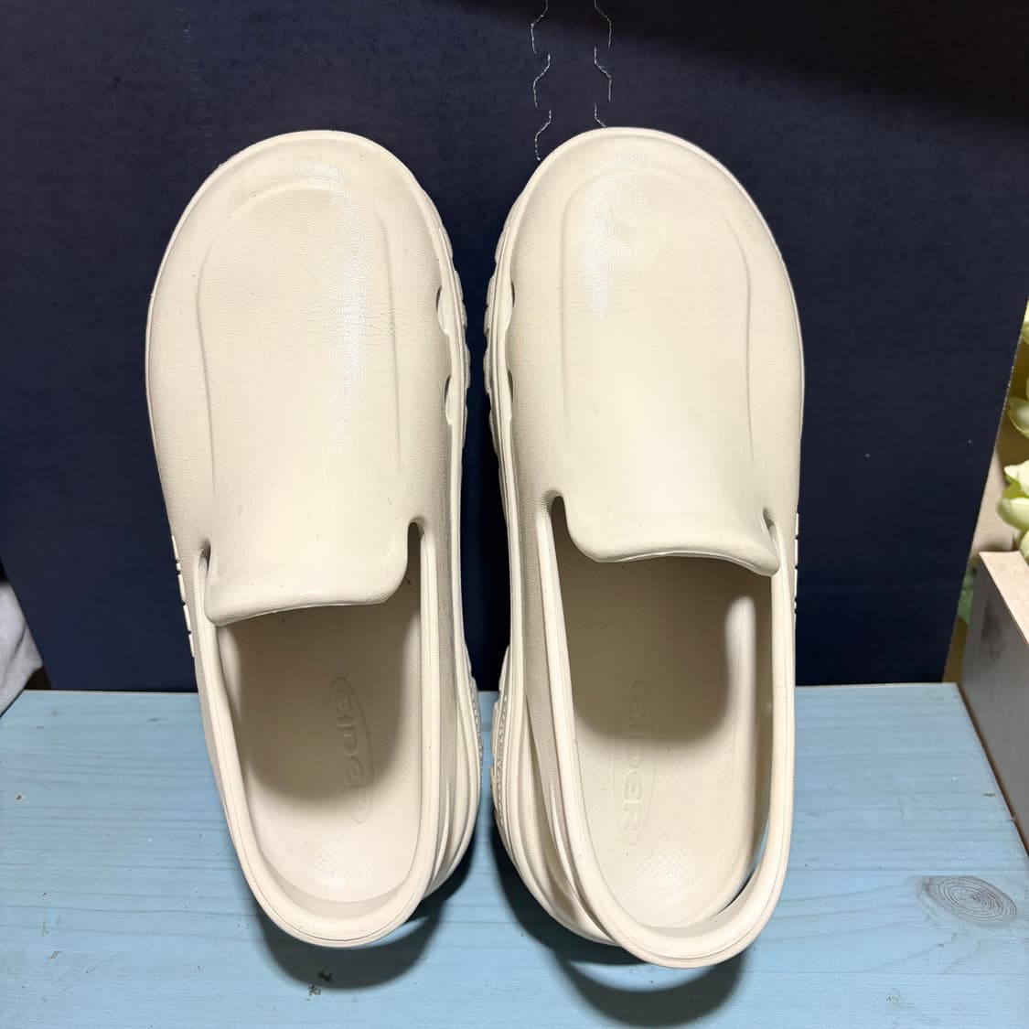 아이더 샌들 슬리퍼 크림색 240사이즈 상품이미지3