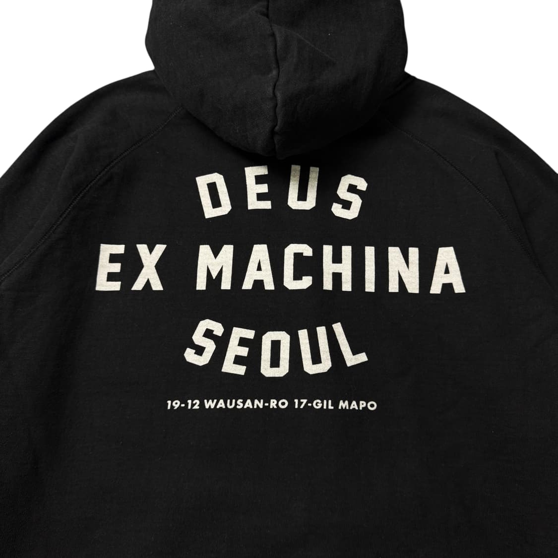 (M) 데우스 엑스 마키나 서울 어드레스 후드티 블랙 상품이미지2