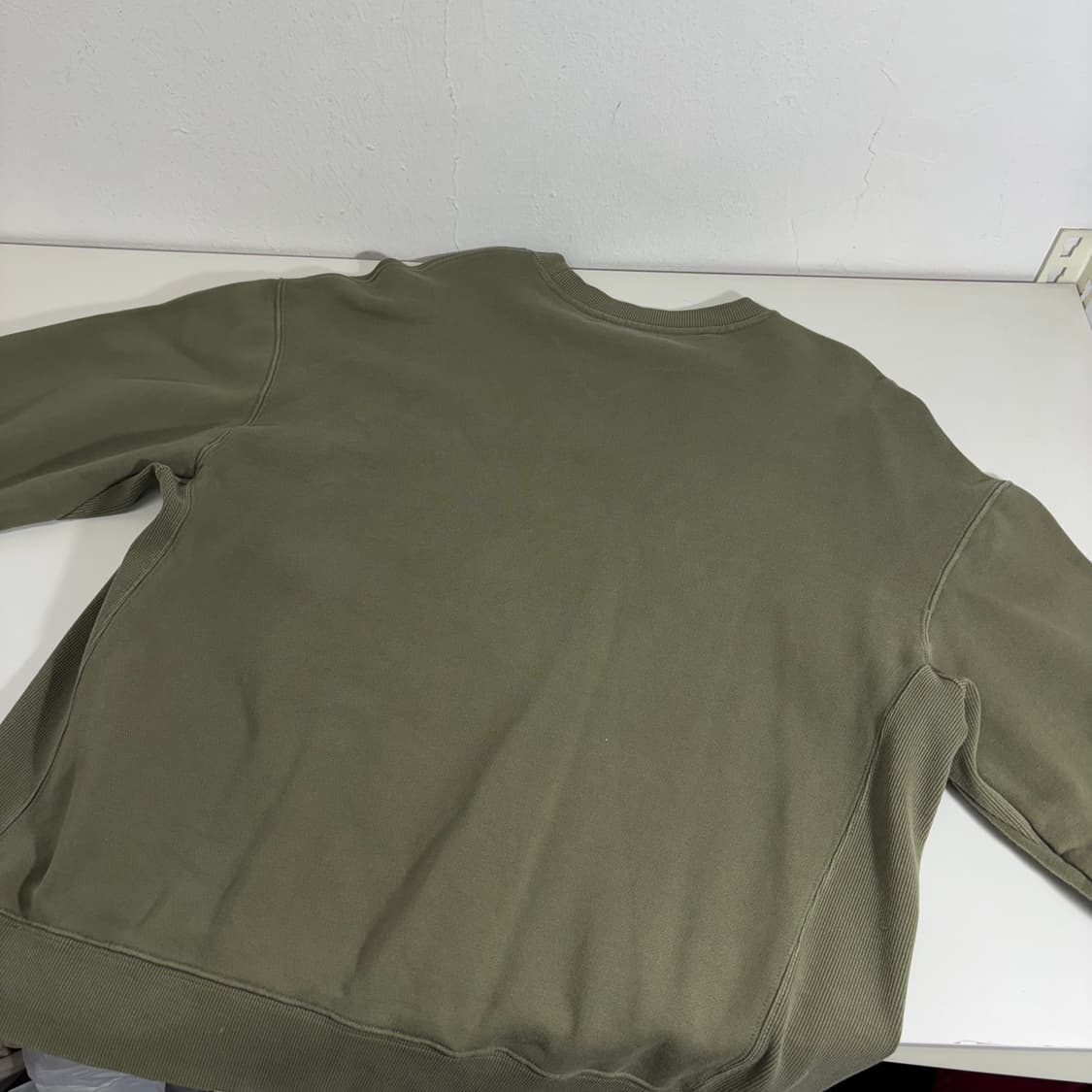 L 이벳필드 카키 자수 맨투맨 상품이미지3