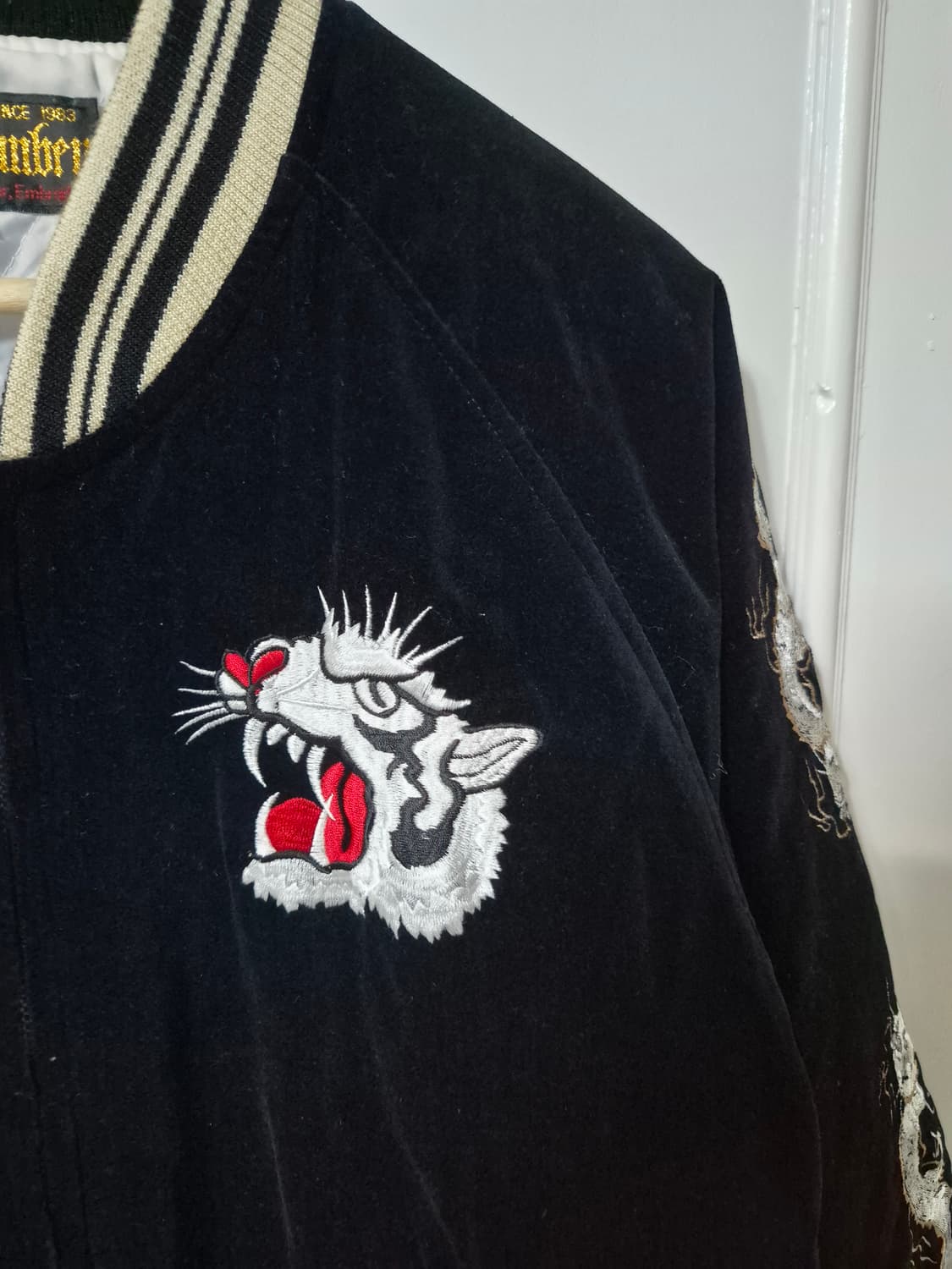 (F) 험버 벨벳 자수 스카쟌 백호 상품이미지4