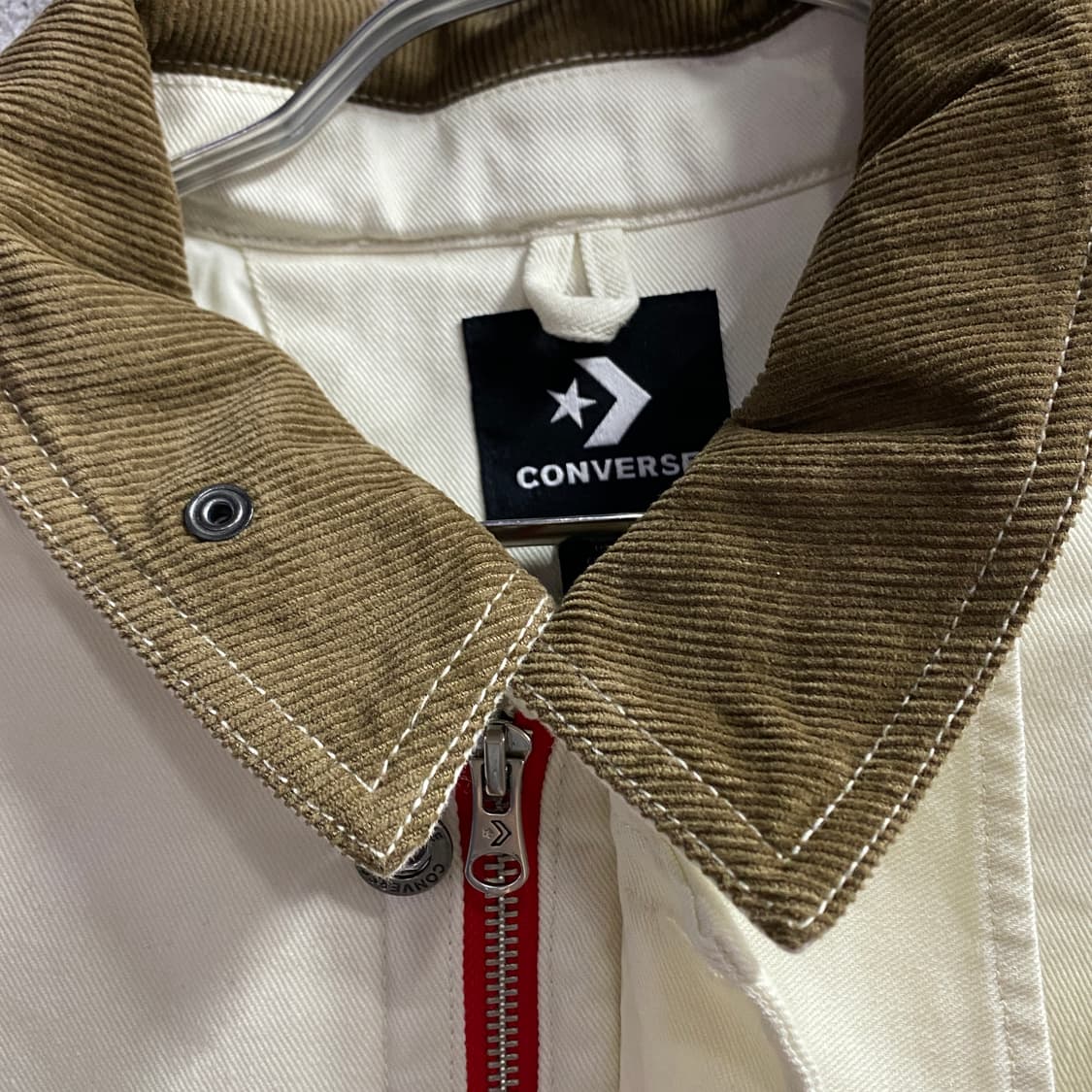 컨버스 에그렛 루나 뉴 이어 자켓 B4273 상품이미지3