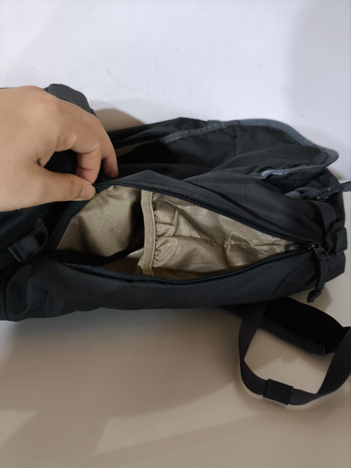 툴레 랜드마크 60L 배낭 백팩 상품이미지8