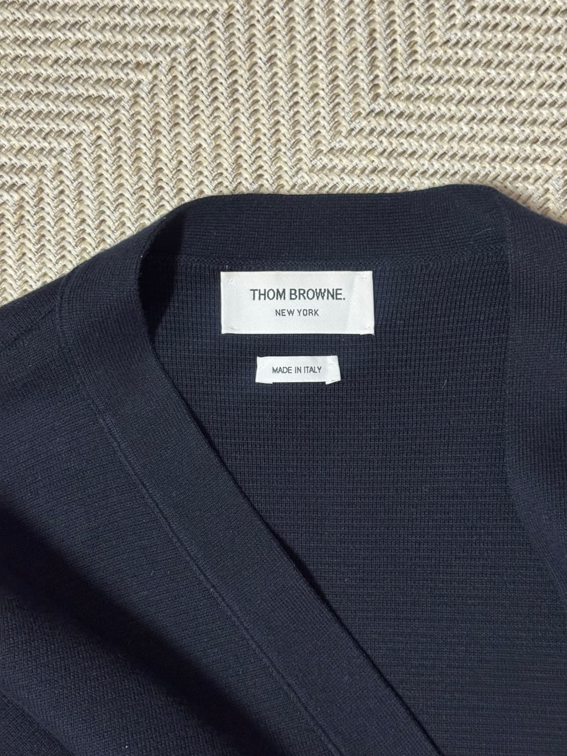 24FW 톰브라운 밀리노스티치 가디건 네이비 상품이미지3