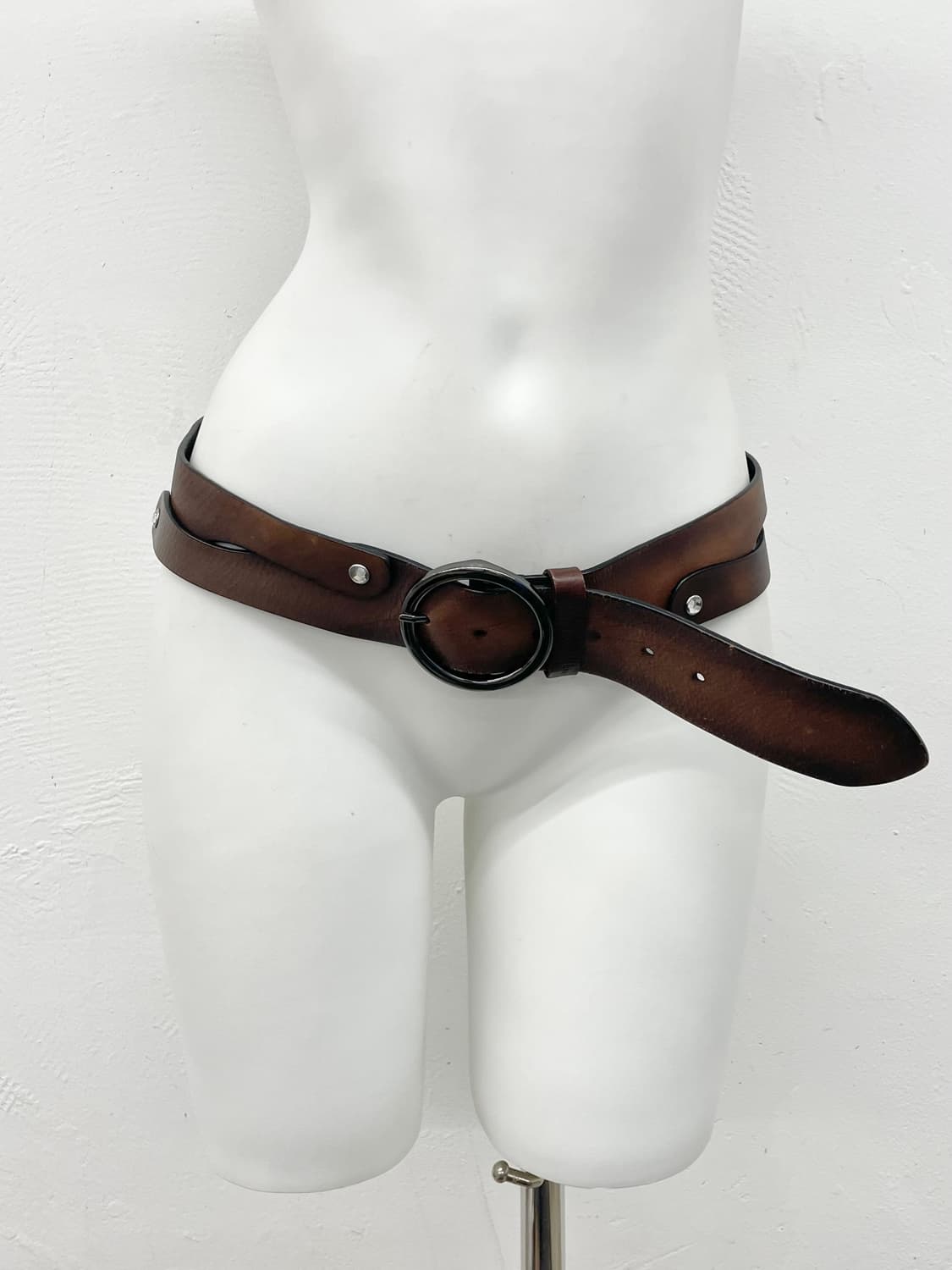 리얼레더 절개 큐빅 버클 벨트 상품이미지2