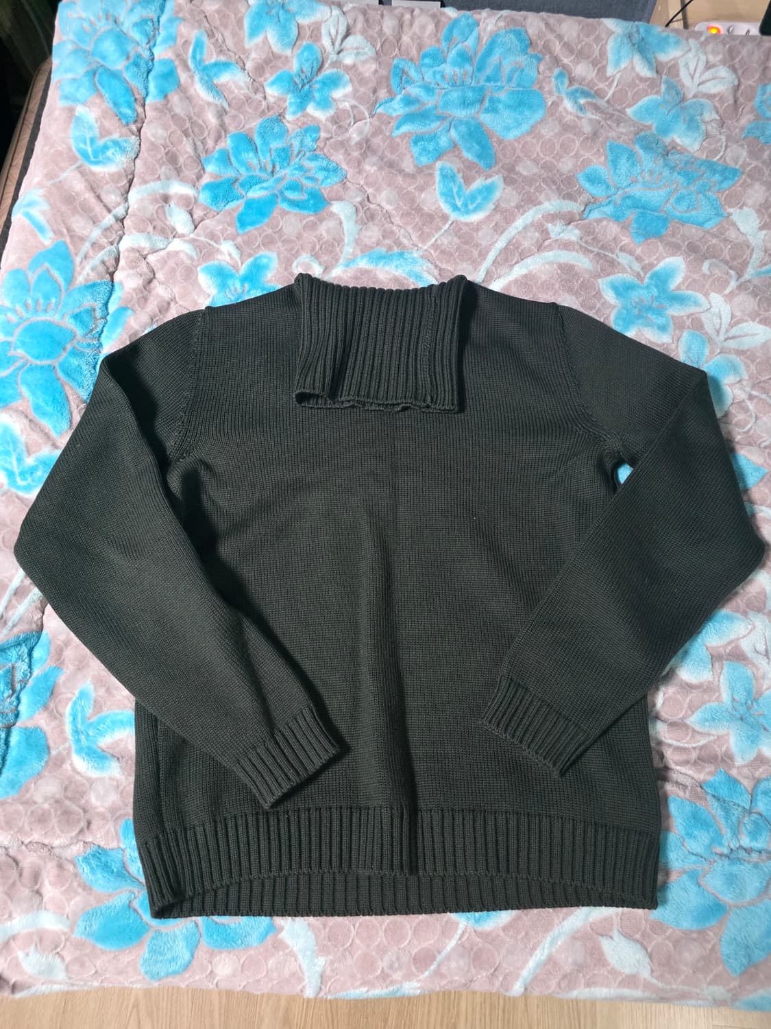 자노네 니트 판매합니다 상품이미지1