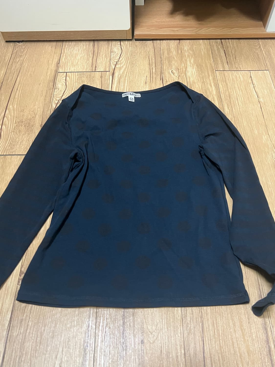 파르티멘토 우먼 도트 스트라이프 올오버 프린티드 롱슬리브 티_네이비 상품이미지4