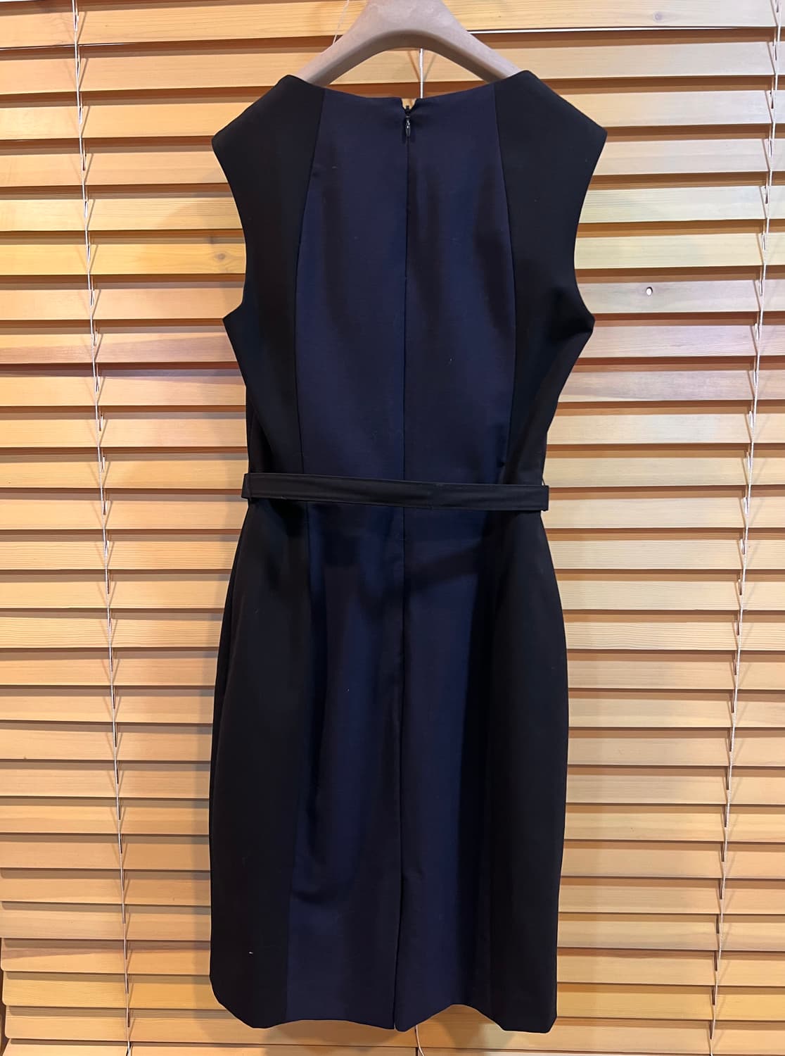 바나나리퍼블릭 여성 네이비 민소매원피스 정장원피스  상품이미지3