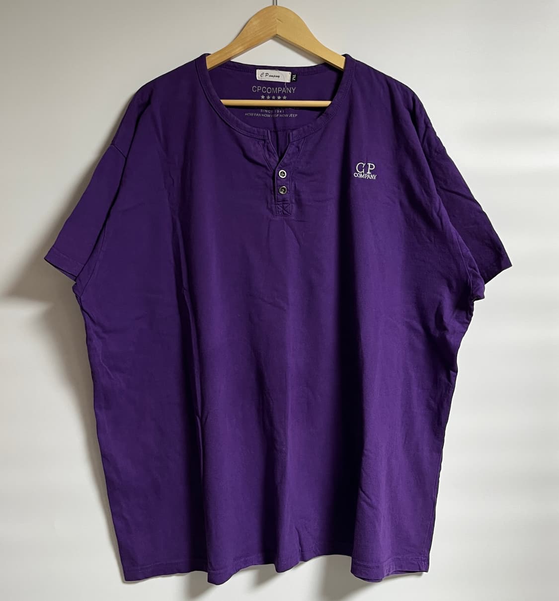 CP컴퍼니 오버핏 퍼플 헨리넥 반팔 티셔츠 3XL 상품이미지1