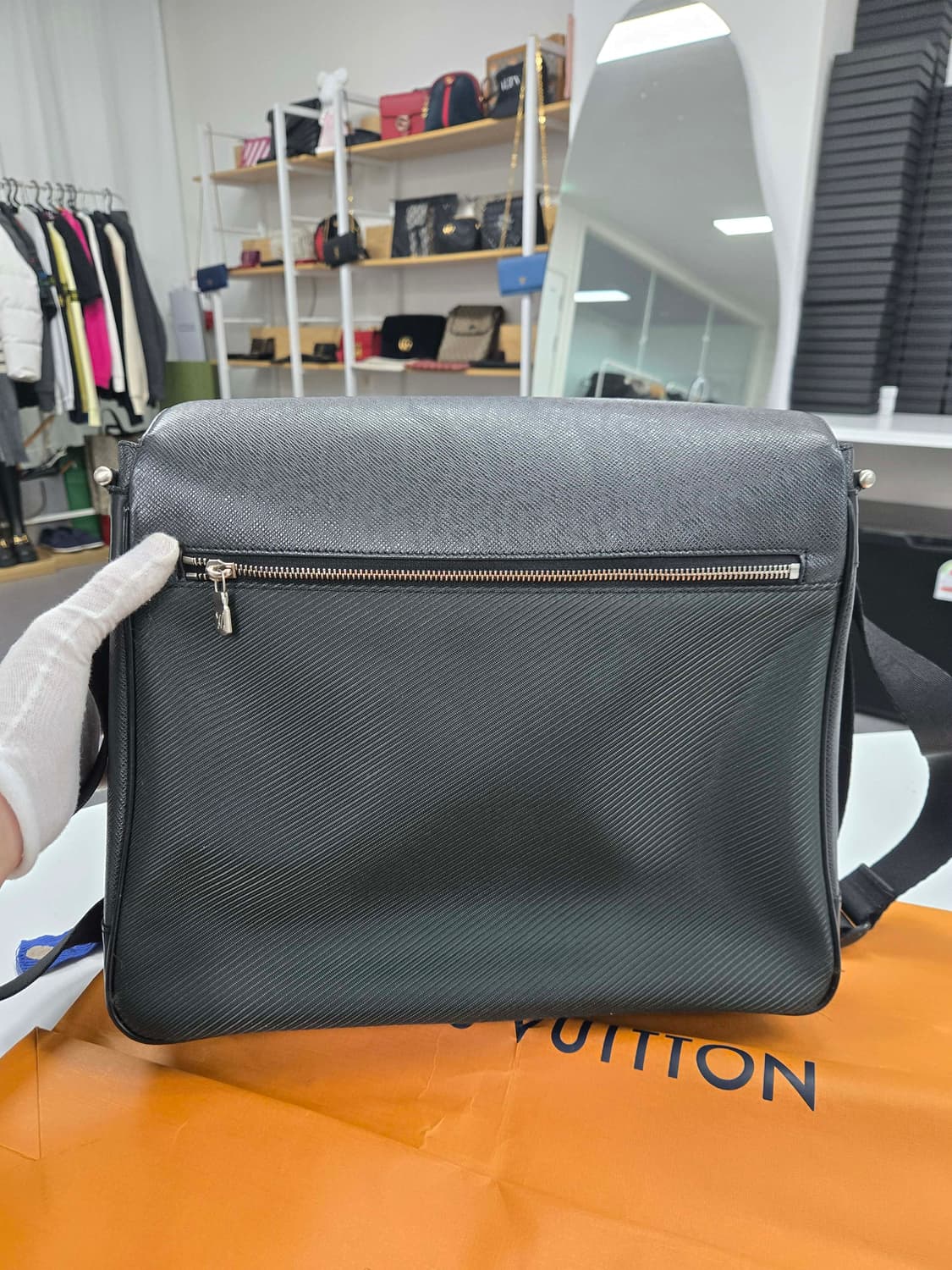 [50%세일] 루이비통 타이거 디스트릭트 숄더백 상품이미지4