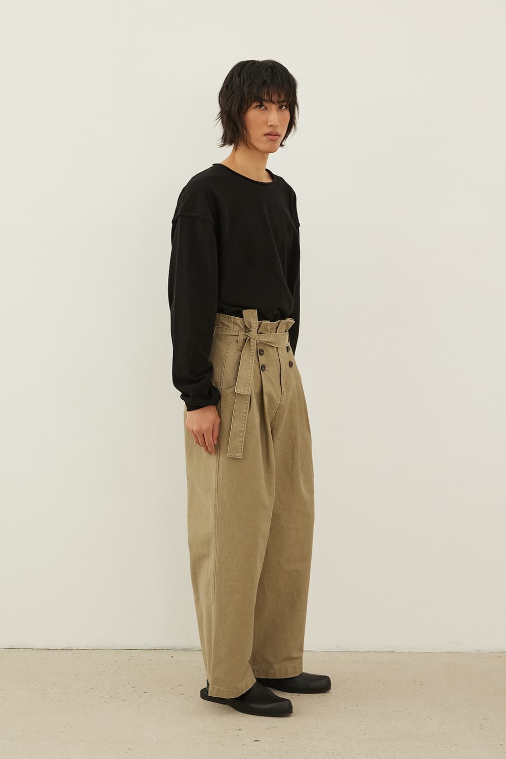 나아나나 Pleats Belted Pants - Beige 상품이미지4