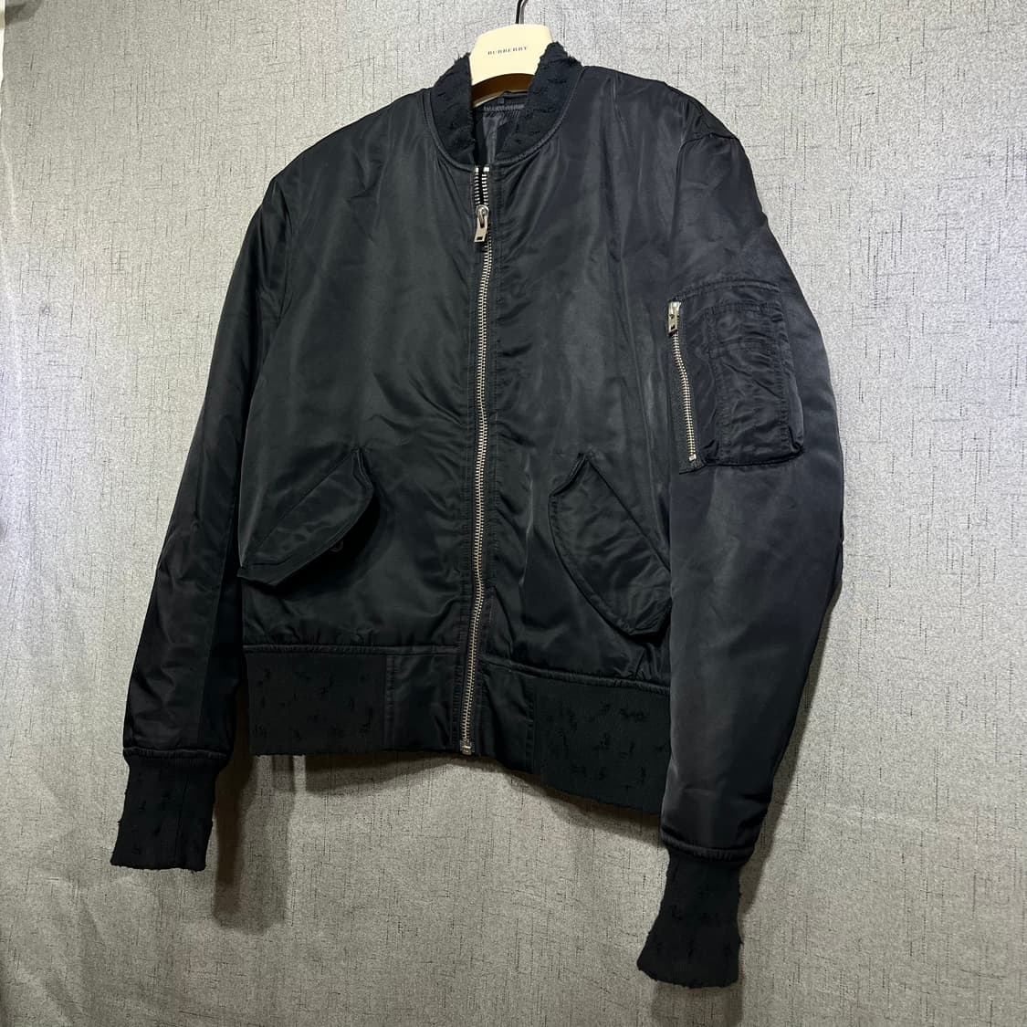 이로(IRO) SIGVALD 시그발드 항공점퍼 블랙 FREE 상품이미지2