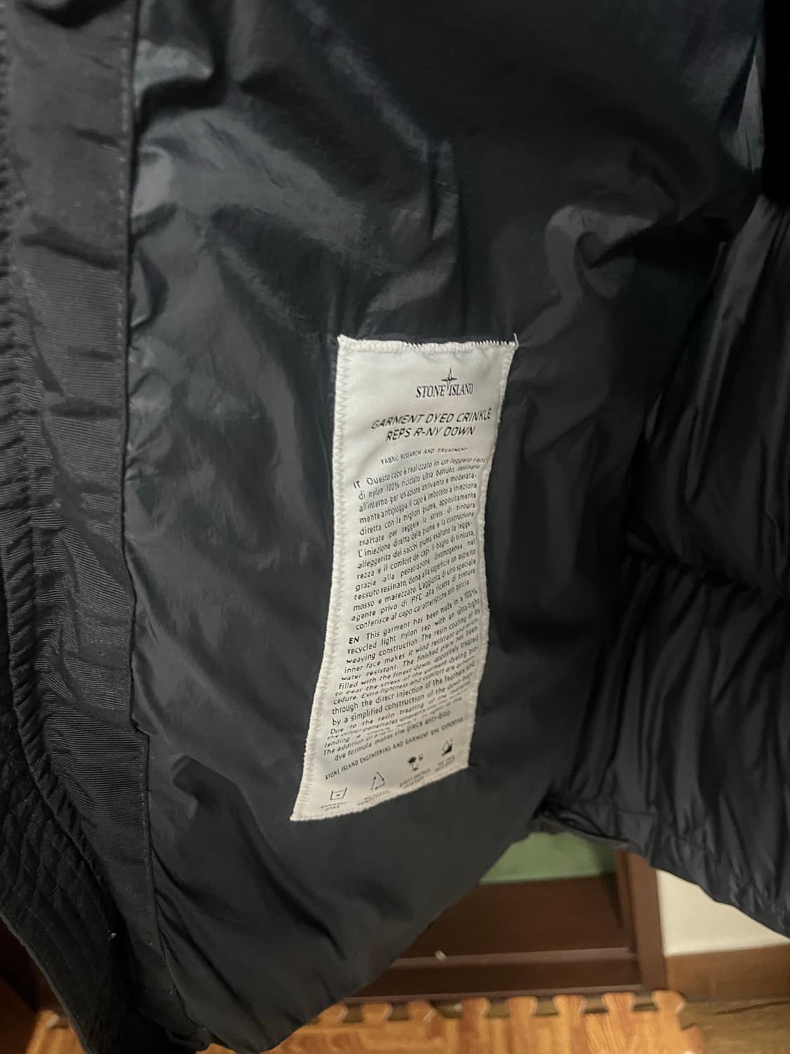 스톤아일랜드 패딩 23fw 블랙 xl  상품이미지9