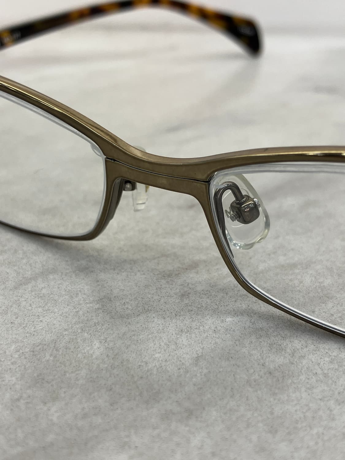 엠씨엠 MCM 엔틱 골드 레오파드 반무테 메탈 안경 상품이미지5