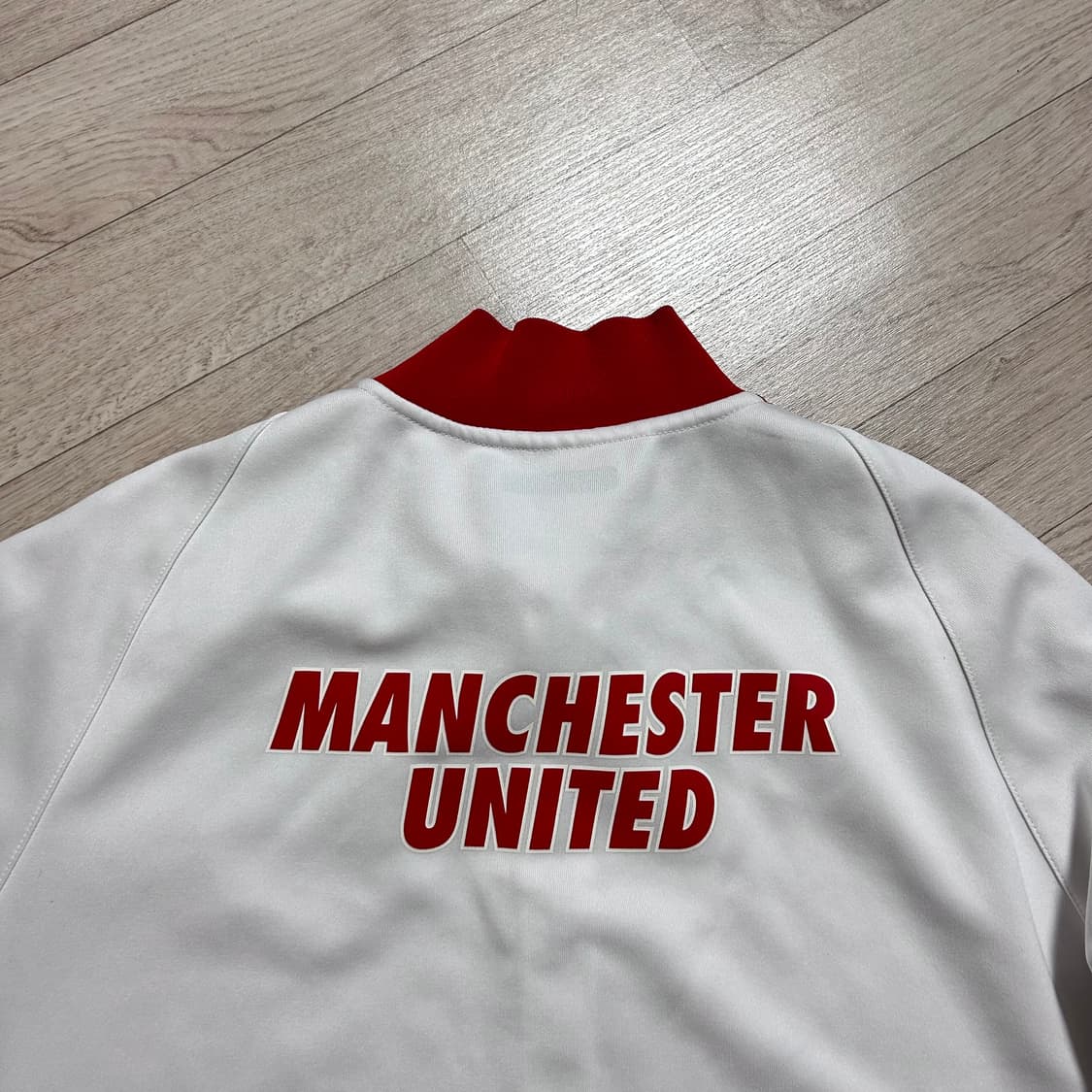 (해외판)나이키 맨유 흰빨 트랙탑 져지(2XL) 상품이미지5